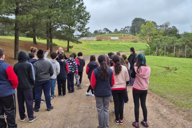 Alunos da Escola Newton Mendes visitam o Aterro Sanitário