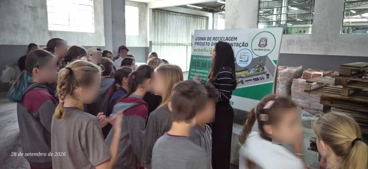 Conhecimento na prática: alunos da Escola Orestes Guimarães visitam o Aterro Sanitário e a UPR